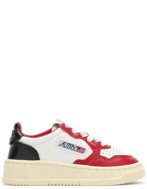 Medalist white/black/red low trainer