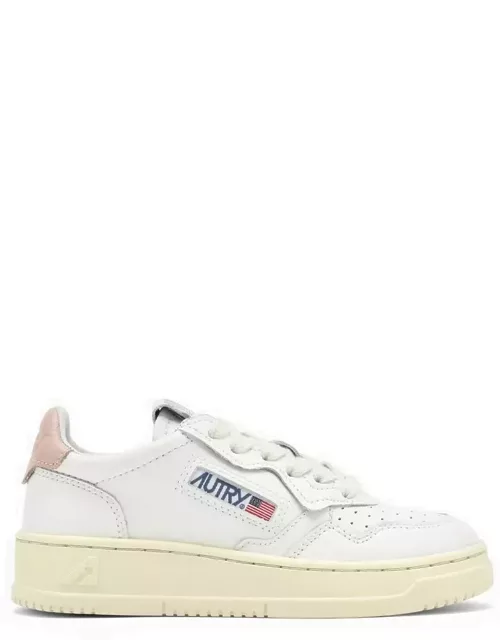 Medalist white/pink pow trainer
