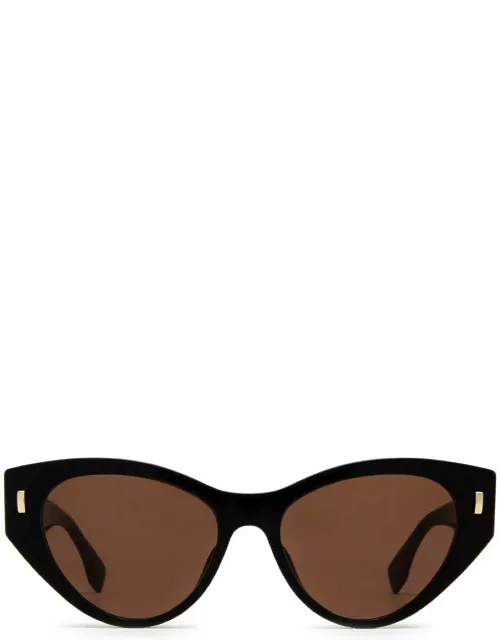 Fendi Eyewear Cat-eye Frame Sunglasse