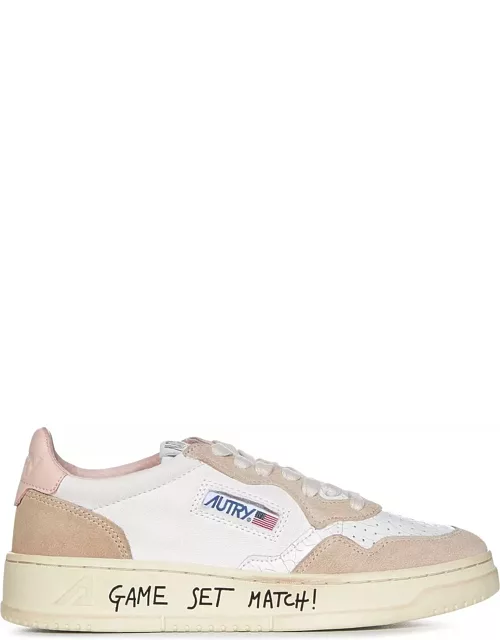 Autry Medalist Low Sneakers In White Craquel Eather