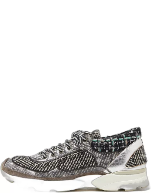 Chanel Grey/Black Tweed and Leather Lace Up Sneaker