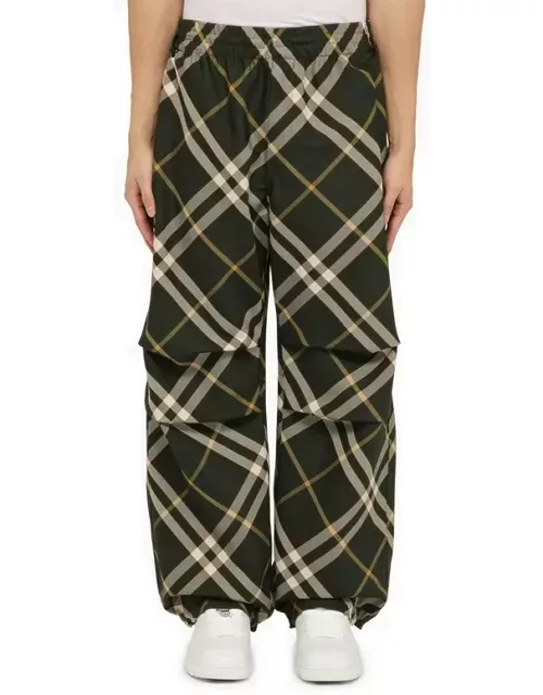 Green trousers with Check pattern