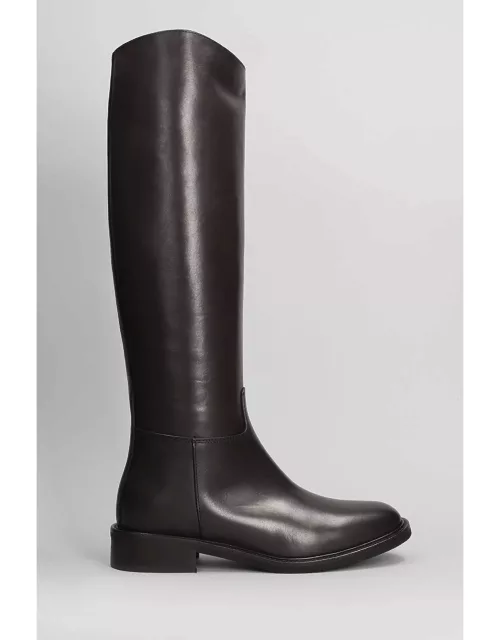 Julie Dee Low Heels Boots In Dark Brown Leather