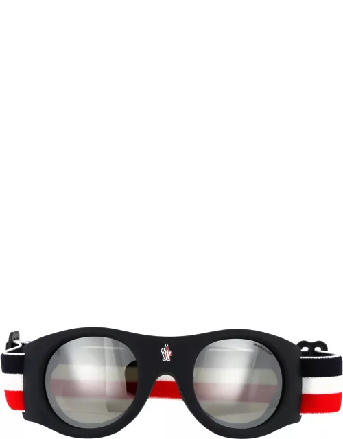 Moncler Eyewear Ml0051 Sunglasse