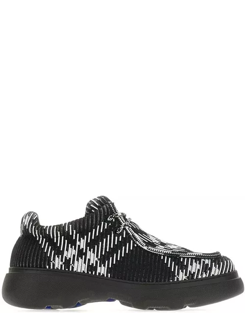 Burberry Checked Round-toe Lace-up Derby Shoe