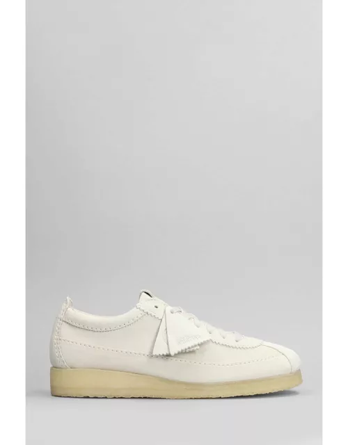 Clarks Wallabee Tor Sneakers In White Suede