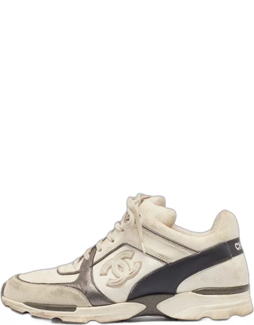 Chanel White/Grey Canvas and Gold CC Low Top Sneaker