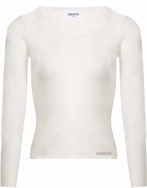 White round-neck sweater long sleeve