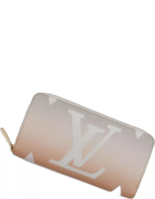 Louis Vuitton white Canvas Zippy Wallet