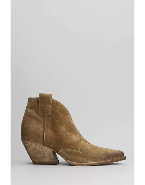 Elena Iachi Texan Ankle Boots In Camel Suede