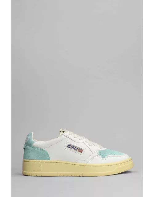 Autry 01 Sneakers In White Suede And Leather