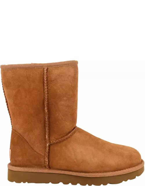 UGG Classic Short Ankle Boot