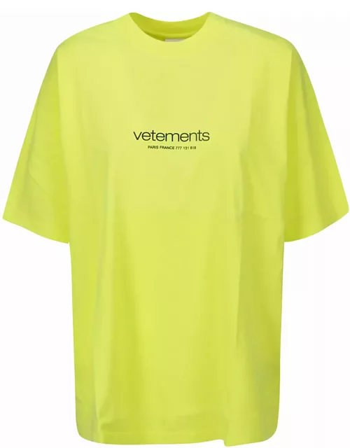 VETEMENTS Urban Logo Regular Fit T-shirt
