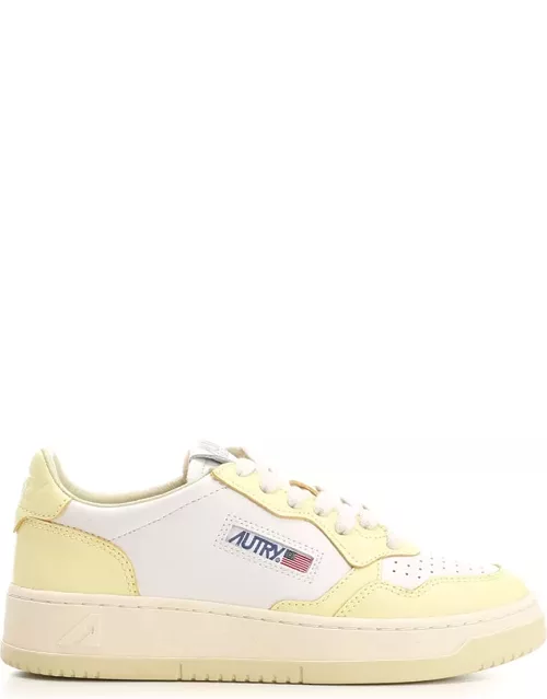 Autry medalist Yellow Leather Sneaker