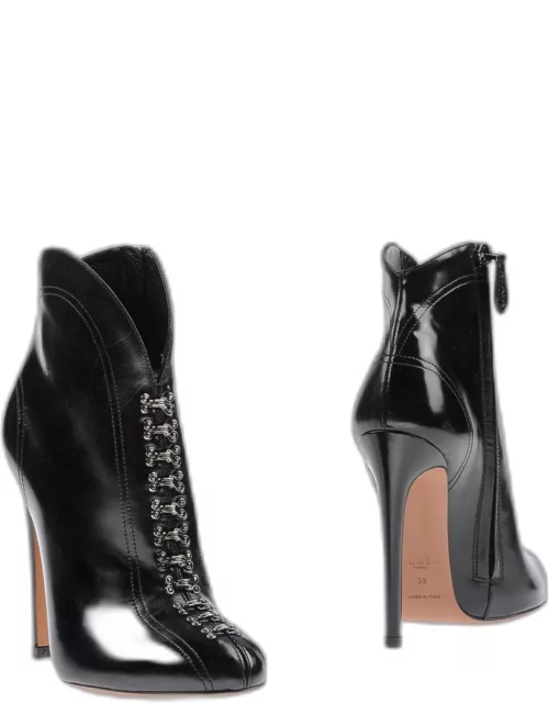 Alaia Black Leather Ankle Boots 37