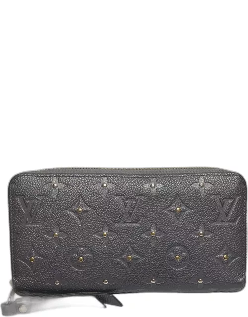 Louis Vuitton Grey Monogram Leather Zippy Wallet