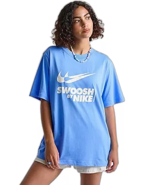 Women's Nike Swoosh Boyfriend T-Shirt