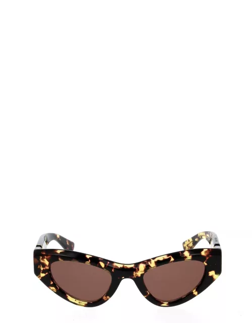 Bottega Veneta Eyewear Straight Arm Cat-eye Frame Sunglasse