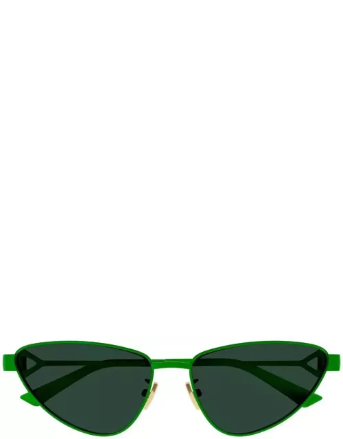 Bottega Veneta Eyewear Cat-eye Frame Sunglasse