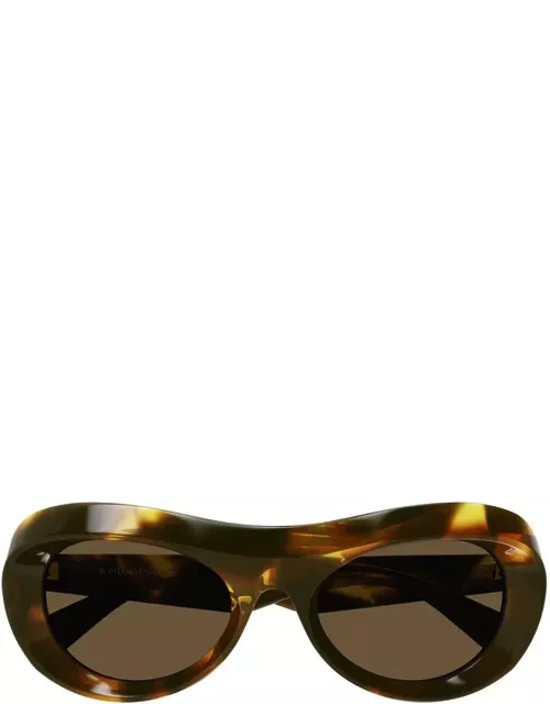 Bottega Veneta Eyewear Oval Frame Sunglasse