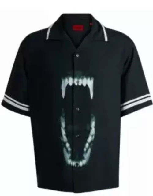 Loose-fit shirt with animal graphic and stripes- Black Men's Shirt