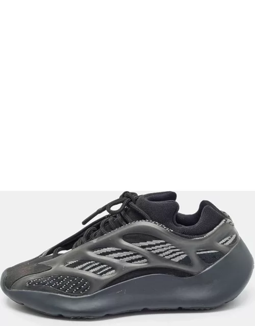Yeezy x adidas Black Knit Fabric 700 V3 Alvah Sneaker