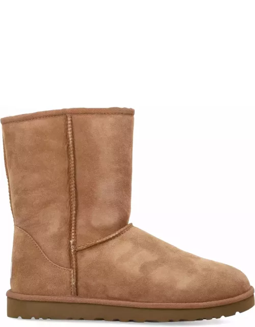 UGG Classic Short Boot