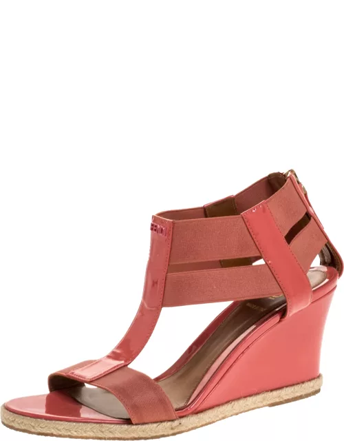 Fendi Coral Patent Leather And Elastic Fabric T-Strap Espadrille Wedge Sandal