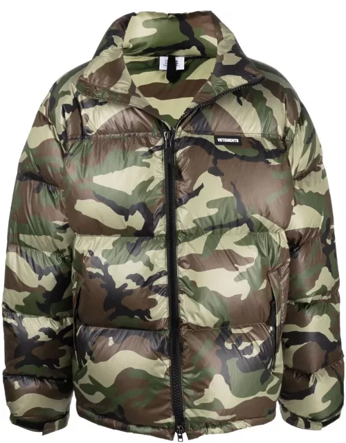 VETEMENTS Camouflage-print Logo puffer jacket