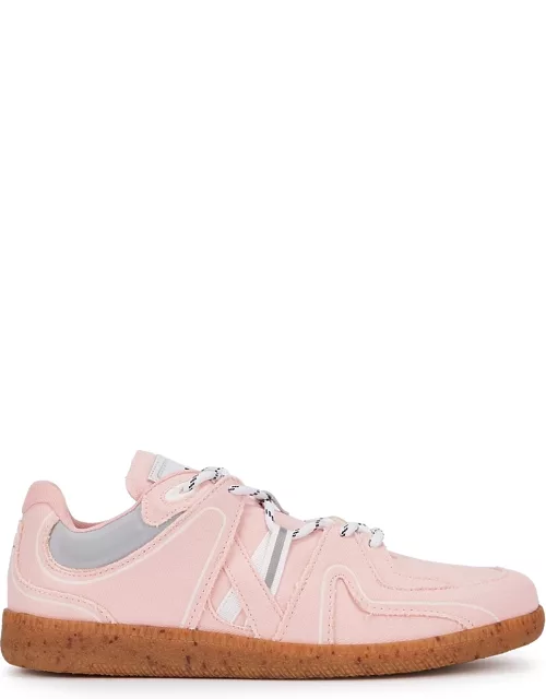 Sporty pink canvas sneakers