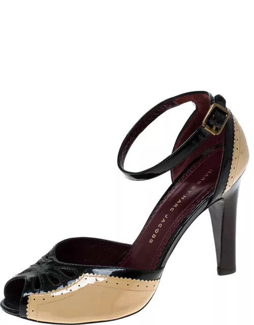 Marc by Marc Jacobs Black/Beige Patent Leather Ankle Strap Sandal