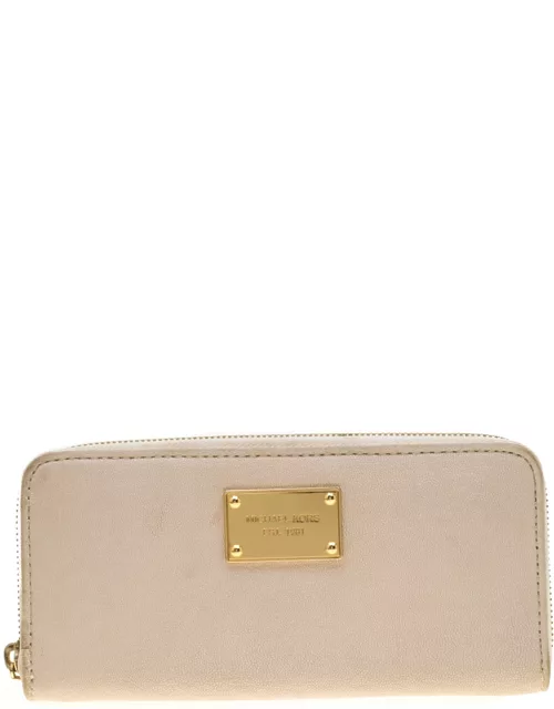 Michael Kors Off White Leather Jet Set Continental Wallet
