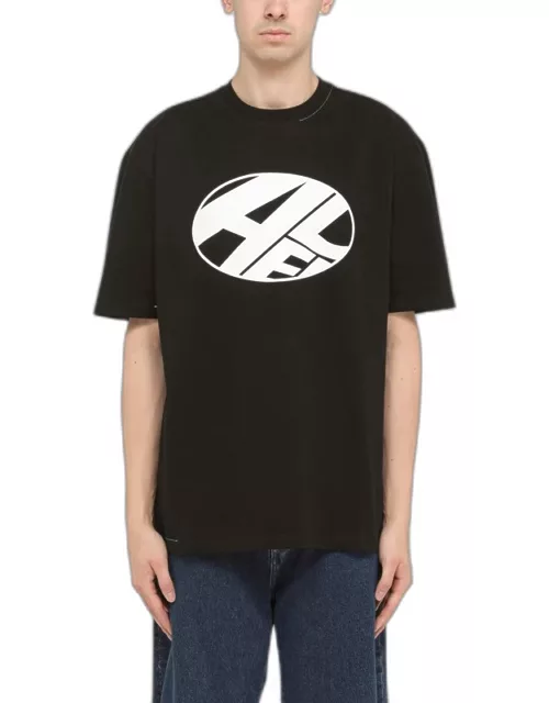 Black t-shirt with printed Distort logo