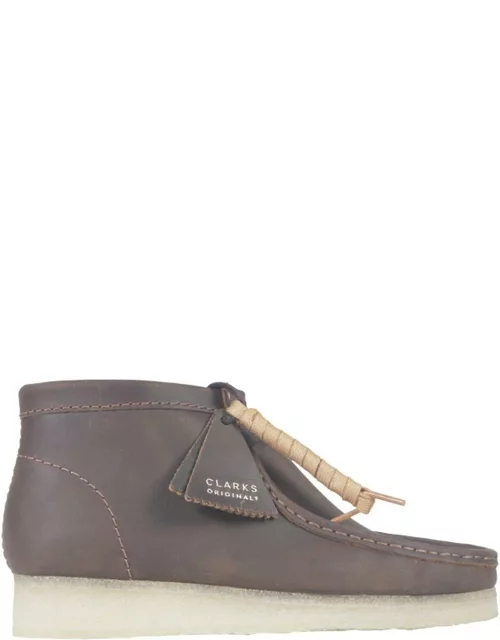 Clarks Round Toe Lace-up Desert Boot