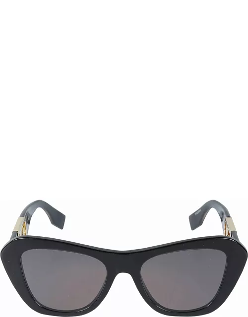Fendi Eyewear Cat Eye Sunglasse