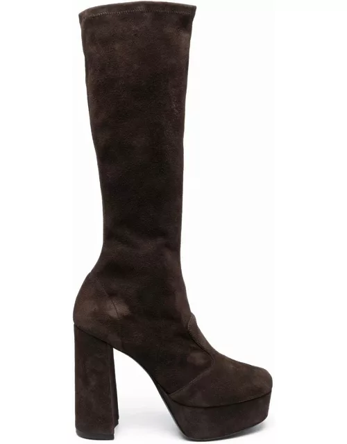 Chocolate-colored suede boot with platfor