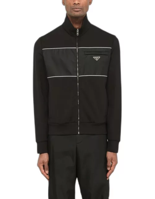 Black sweatshirt with zip