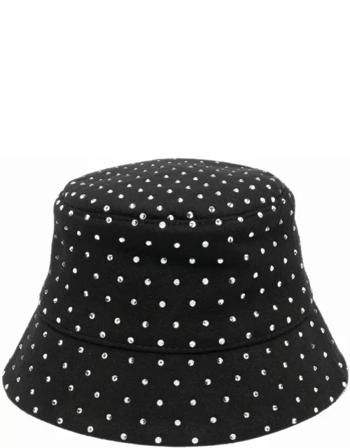 Bucket hat with decoration