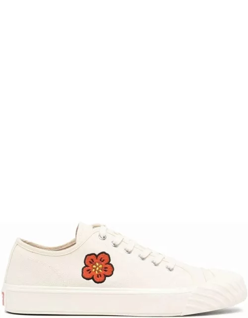 Embroidered sneaker