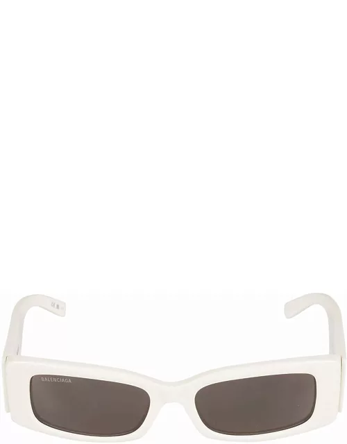 Balenciaga Eyewear Logo Sided Rectangular Frame Sunglasse