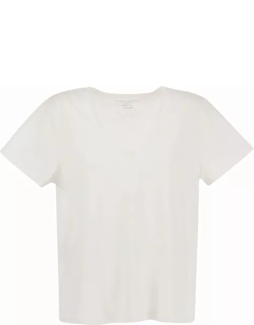 Majestic Filatures Crew-neck T-shirt In Linen And Short Sleeve