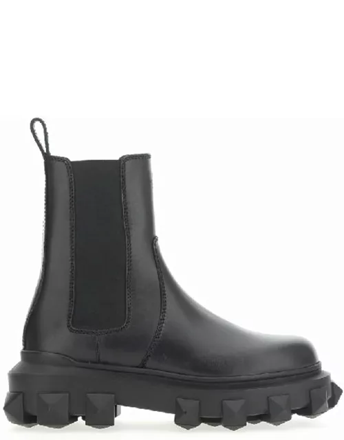 Valentino Garavani Garavani Trackstud Leather Boot