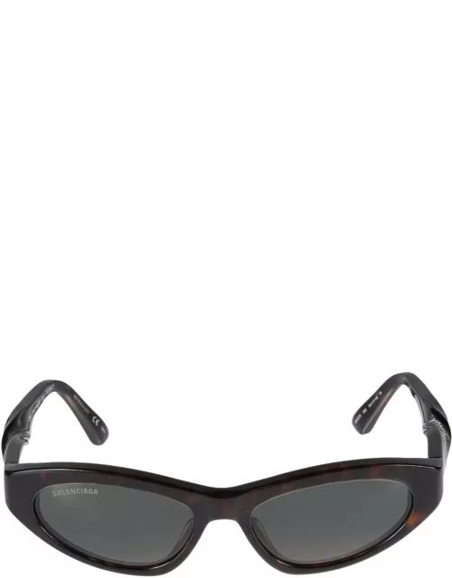 Balenciaga Eyewear Twisted Temple Cat Eye Frame Logo Sunglasse