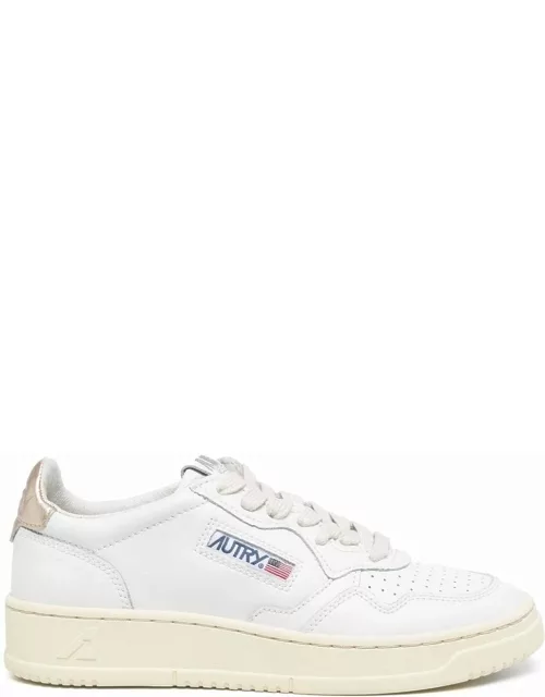 Medalist low white and gold leather trainer