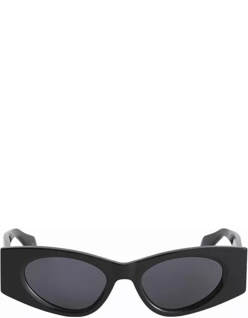 Black cat-eye sunglasse