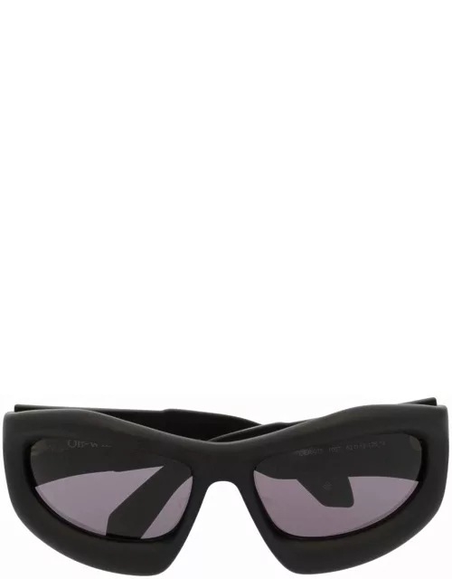 Katoka squared black sunglasse