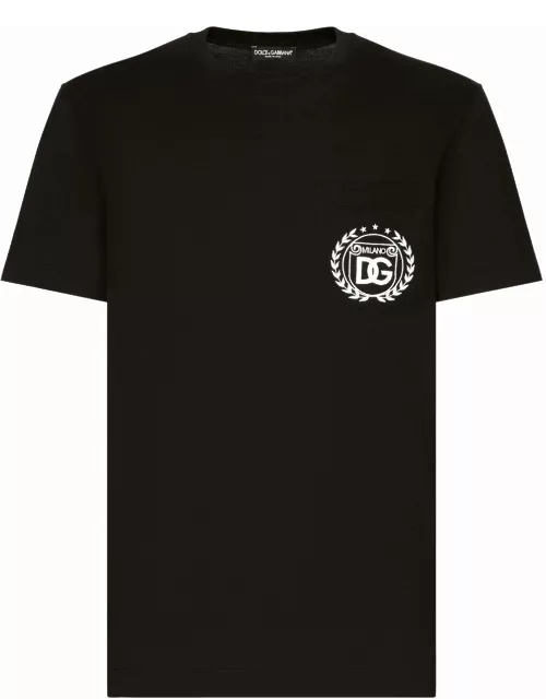 Black T-shirt with logo embroidery