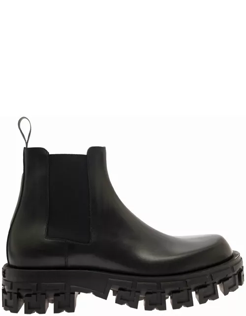Versace Black Chelsea Boots With Greca Platform In Smooth Leather Man