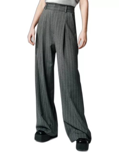 Relaxed Pleated Wool Trouser