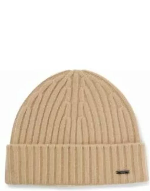 Ribbed beanie hat in cashmere- Beige Men's Hats and Glove